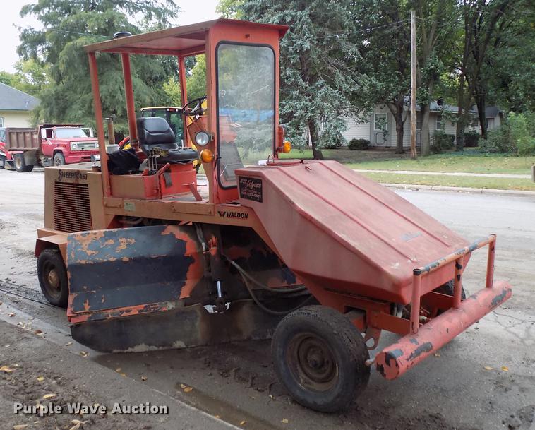 image for item DD3471 Waldon Sweepmaster broom