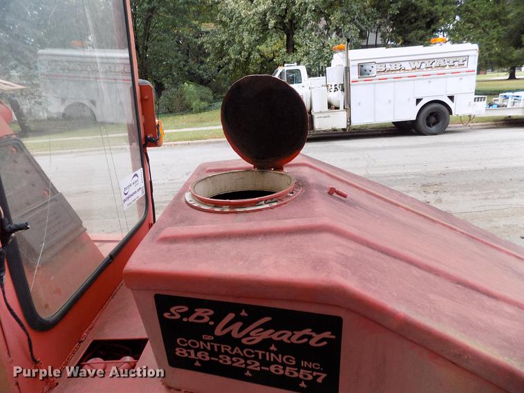 image for item DD3471 Waldon Sweepmaster broom