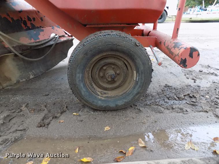 image for item DD3471 Waldon Sweepmaster broom