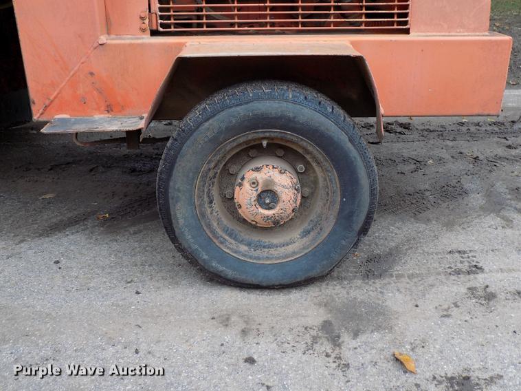 image for item DD3471 Waldon Sweepmaster broom