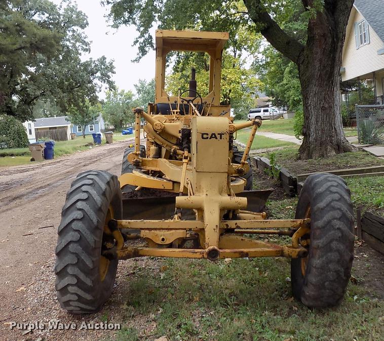 image for item DD3472 1964 Caterpillar 12E rigid frame motor grader