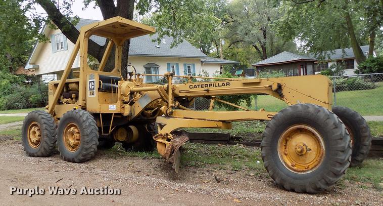 image for item DD3472 1964 Caterpillar 12E rigid frame motor grader