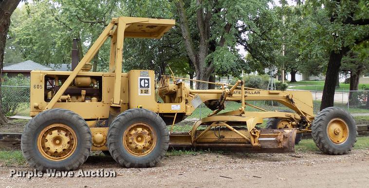 image for item DD3472 1964 Caterpillar 12E rigid frame motor grader