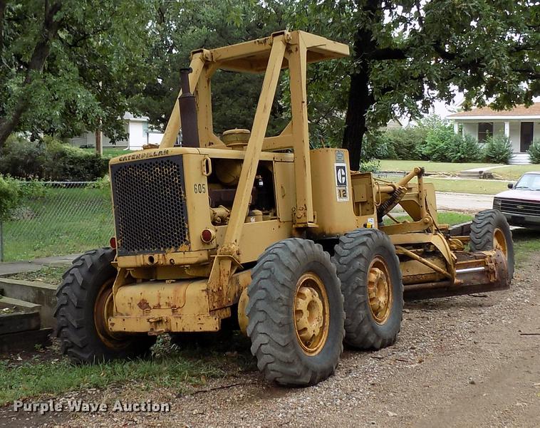 image for item DD3472 1964 Caterpillar 12E rigid frame motor grader