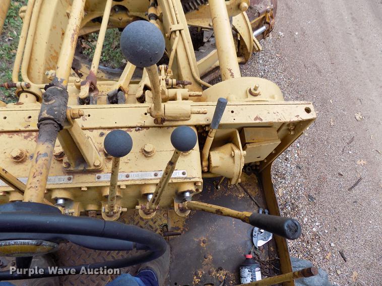 image for item DD3472 1964 Caterpillar 12E rigid frame motor grader