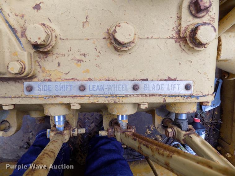 image for item DD3472 1964 Caterpillar 12E rigid frame motor grader