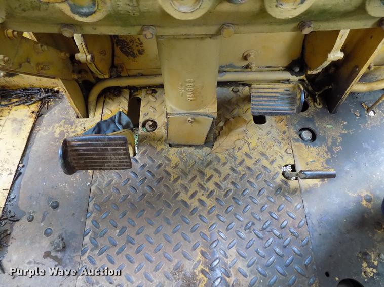 image for item DD3472 1964 Caterpillar 12E rigid frame motor grader
