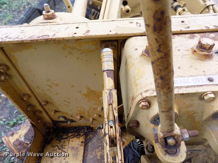 image for item DD3472 1964 Caterpillar 12E rigid frame motor grader