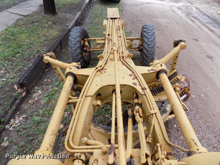 image for item DD3472 1964 Caterpillar 12E rigid frame motor grader