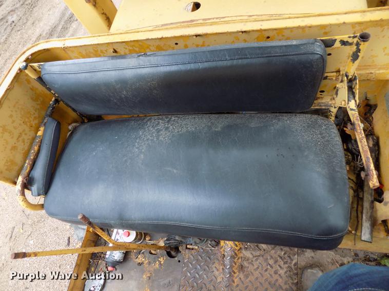 image for item DD3472 1964 Caterpillar 12E rigid frame motor grader