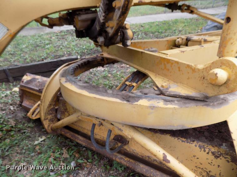 image for item DD3472 1964 Caterpillar 12E rigid frame motor grader