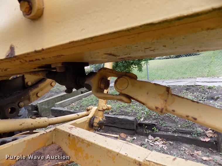 image for item DD3472 1964 Caterpillar 12E rigid frame motor grader