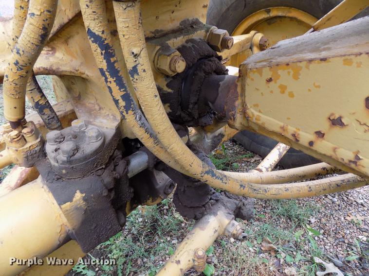 image for item DD3472 1964 Caterpillar 12E rigid frame motor grader