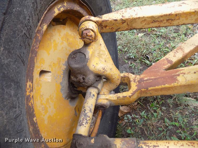 image for item DD3472 1964 Caterpillar 12E rigid frame motor grader