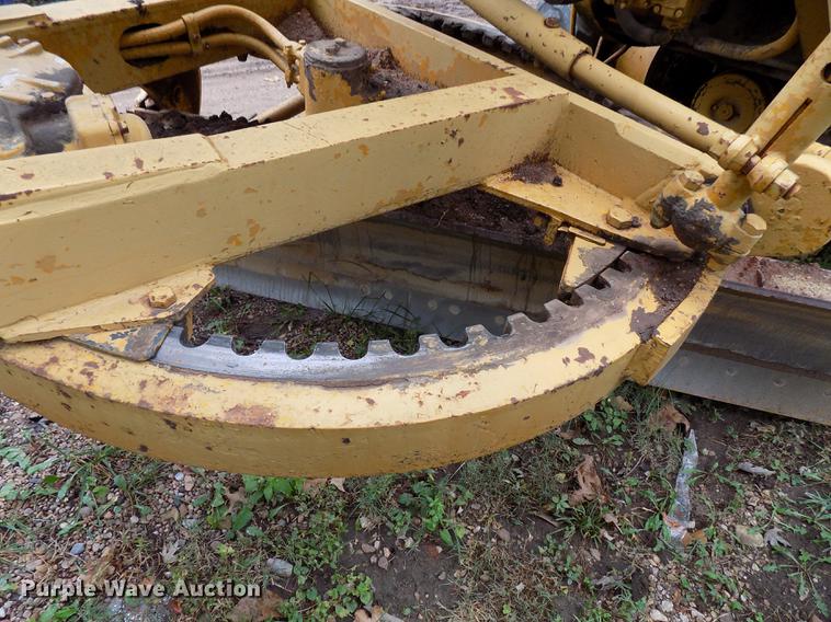 image for item DD3472 1964 Caterpillar 12E rigid frame motor grader