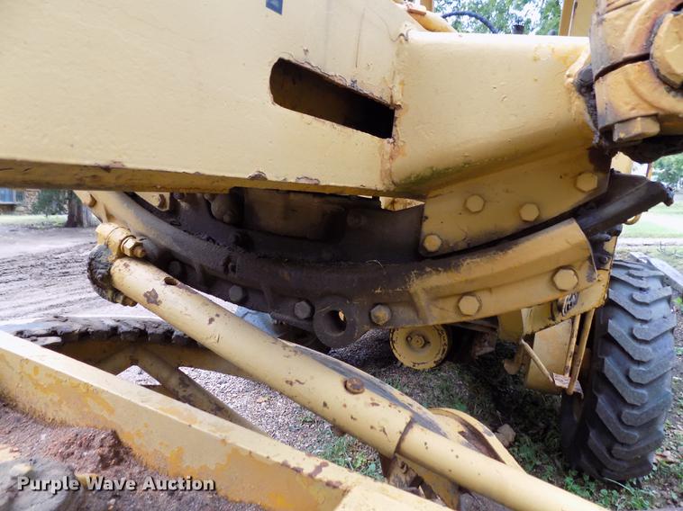 image for item DD3472 1964 Caterpillar 12E rigid frame motor grader