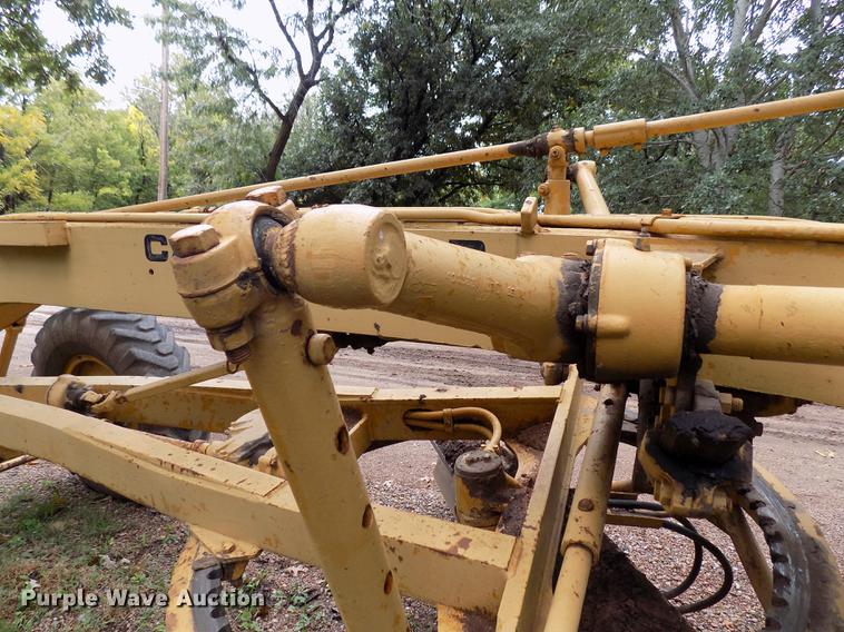 image for item DD3472 1964 Caterpillar 12E rigid frame motor grader