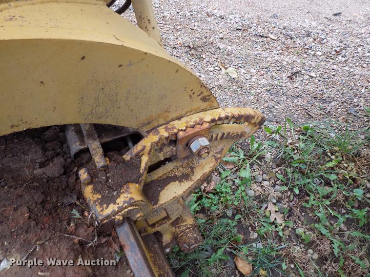 image for item DD3472 1964 Caterpillar 12E rigid frame motor grader