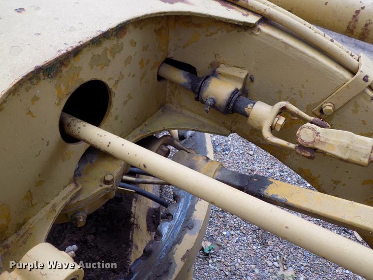 image for item DD3472 1964 Caterpillar 12E rigid frame motor grader