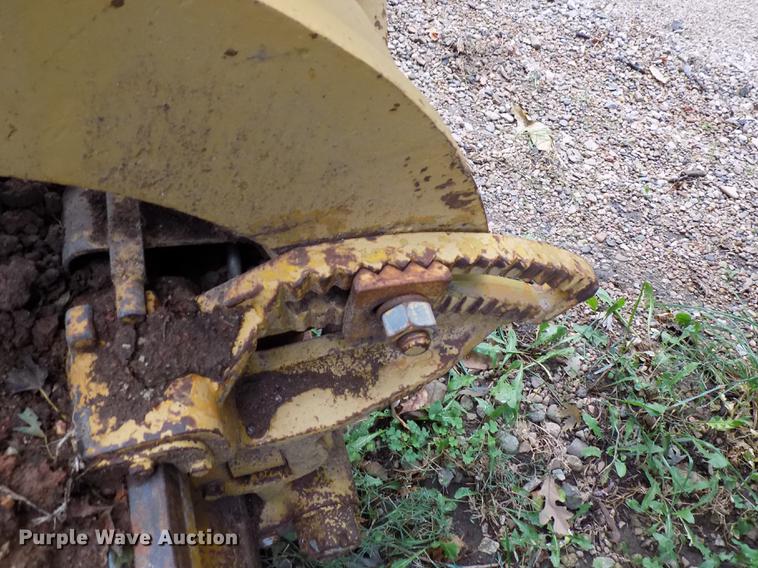 image for item DD3472 1964 Caterpillar 12E rigid frame motor grader