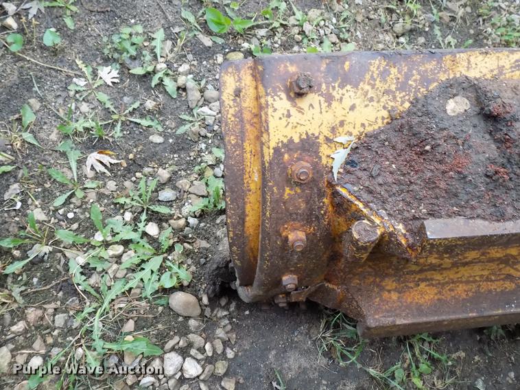 image for item DD3472 1964 Caterpillar 12E rigid frame motor grader