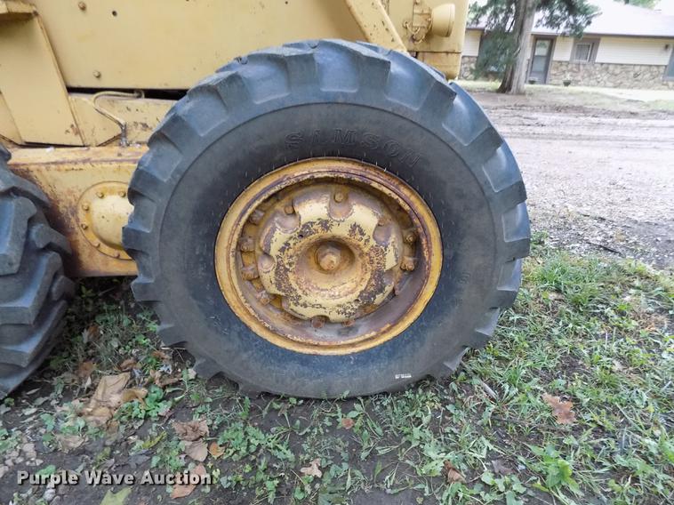 image for item DD3472 1964 Caterpillar 12E rigid frame motor grader