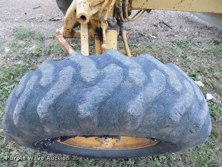 image for item DD3472 1964 Caterpillar 12E rigid frame motor grader