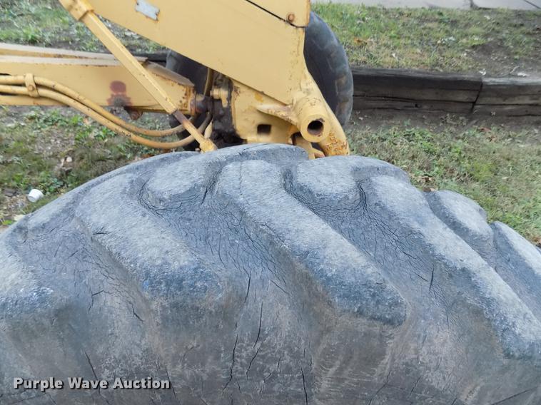 image for item DD3472 1964 Caterpillar 12E rigid frame motor grader