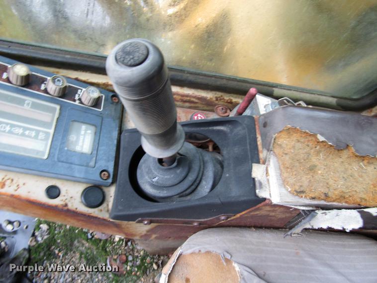 image for item DD4390 1987 Komatsu PC200LC-3 excavator