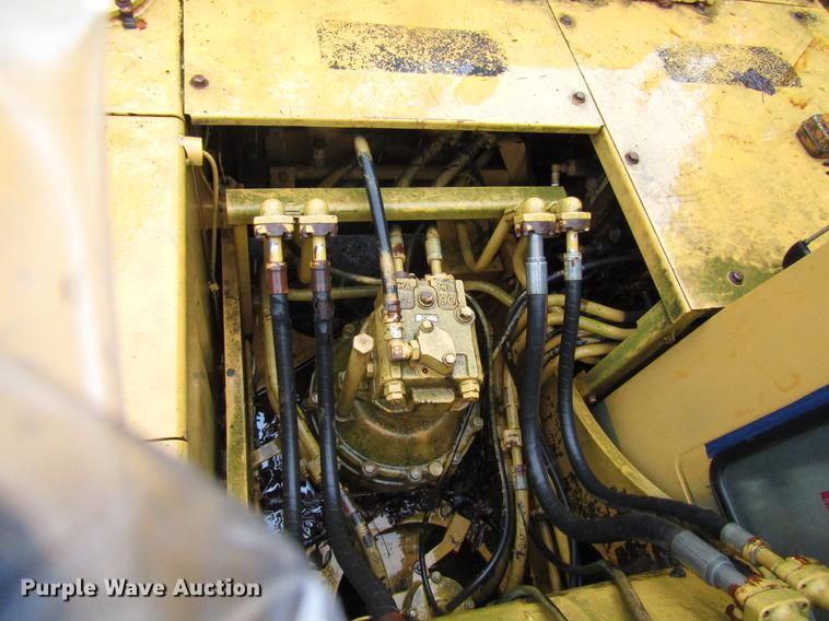 image for item DD4390 1987 Komatsu PC200LC-3 excavator