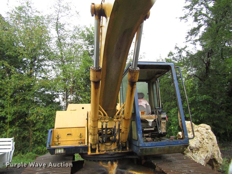 image for item DD4390 1987 Komatsu PC200LC-3 excavator