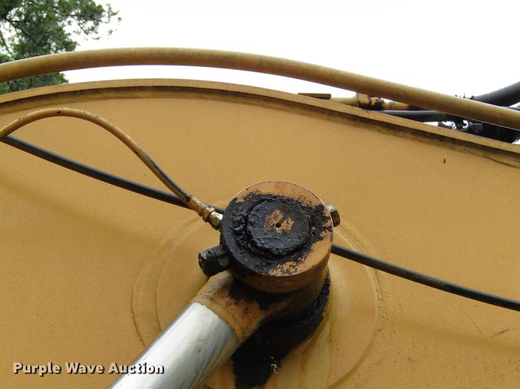 image for item DD4390 1987 Komatsu PC200LC-3 excavator