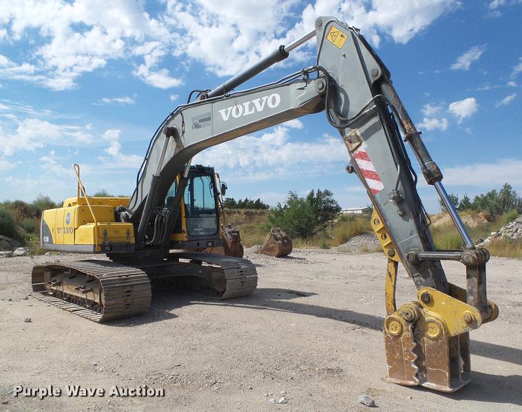 image for item DD5912 2002 Volvo EC210B excavator