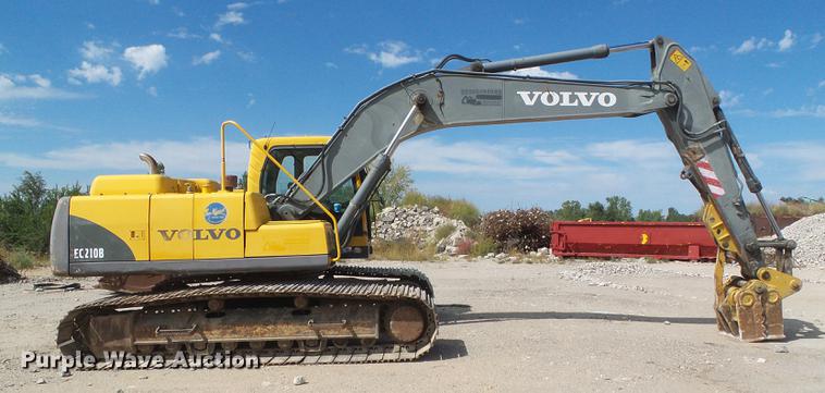 image for item DD5912 2002 Volvo EC210B excavator