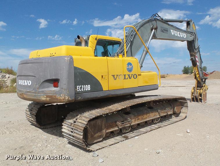 image for item DD5912 2002 Volvo EC210B excavator