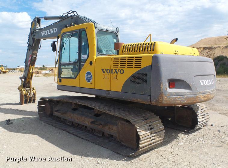image for item DD5912 2002 Volvo EC210B excavator