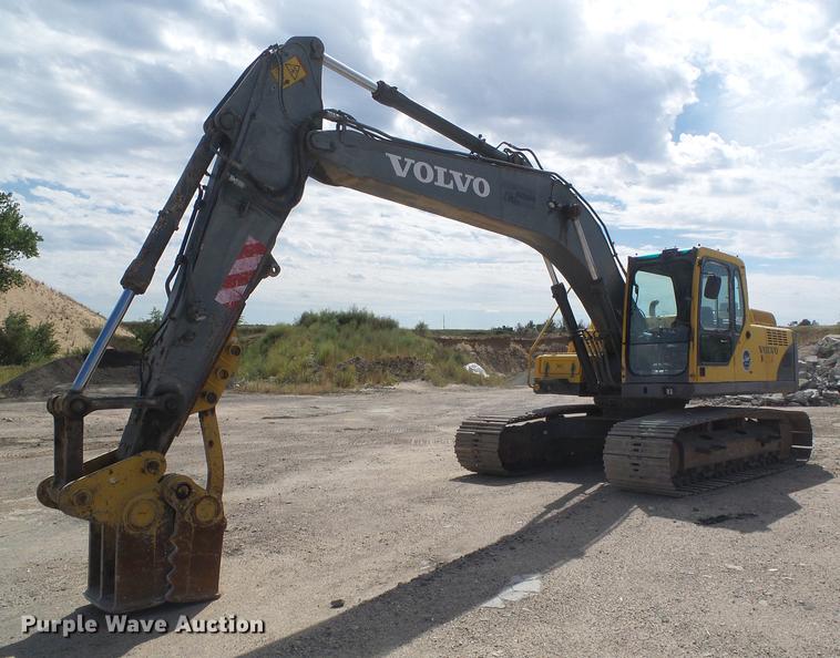 image for item DD5912 2002 Volvo EC210B excavator