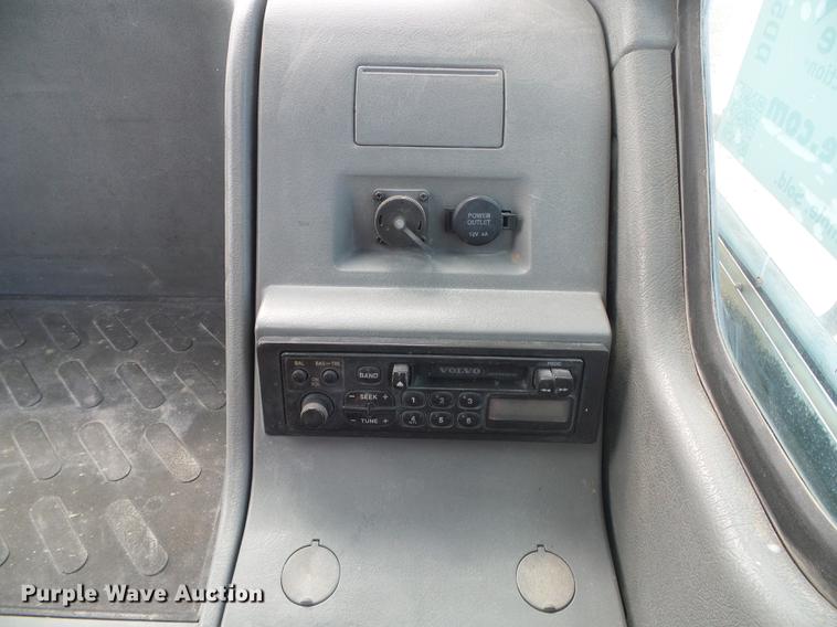 image for item DD5912 2002 Volvo EC210B excavator