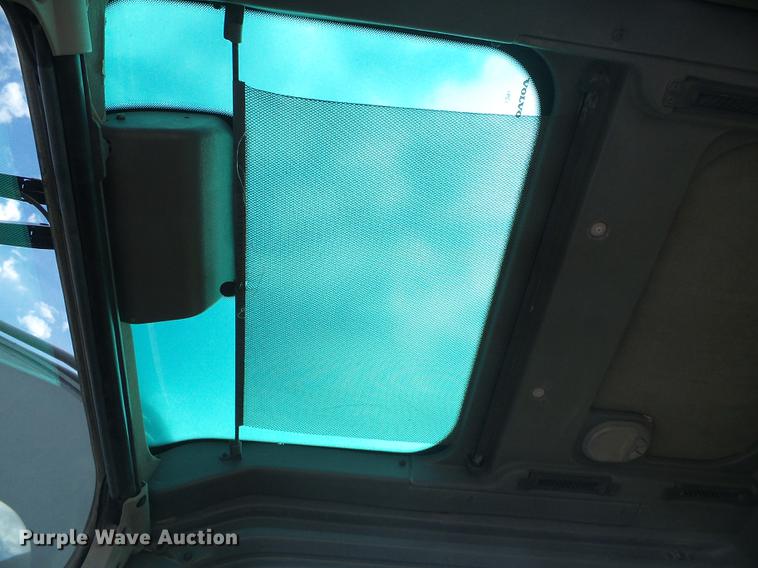 image for item DD5912 2002 Volvo EC210B excavator