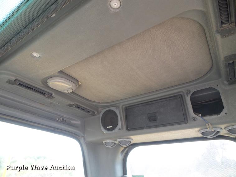 image for item DD5912 2002 Volvo EC210B excavator