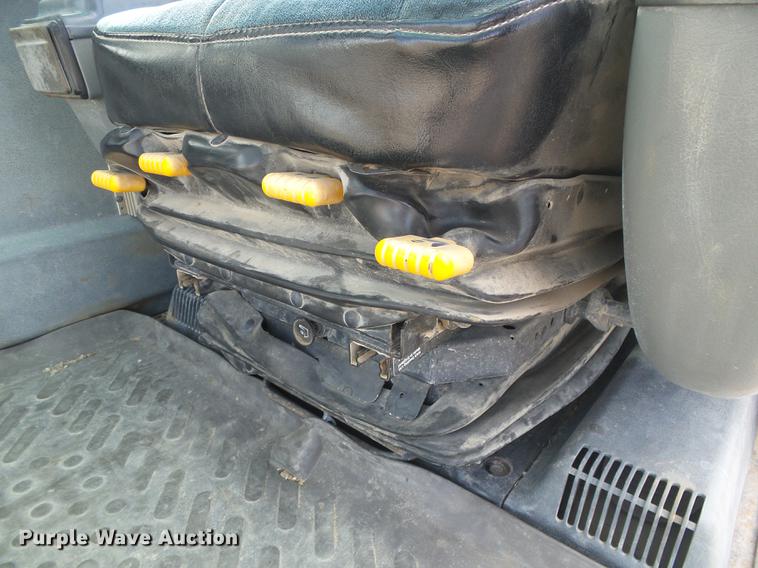 image for item DD5912 2002 Volvo EC210B excavator