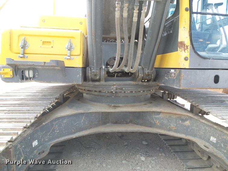image for item DD5912 2002 Volvo EC210B excavator