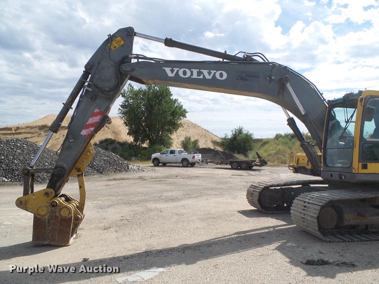 image for item DD5912 2002 Volvo EC210B excavator