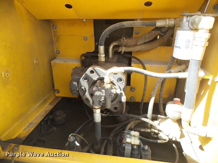 image for item DD5912 2002 Volvo EC210B excavator