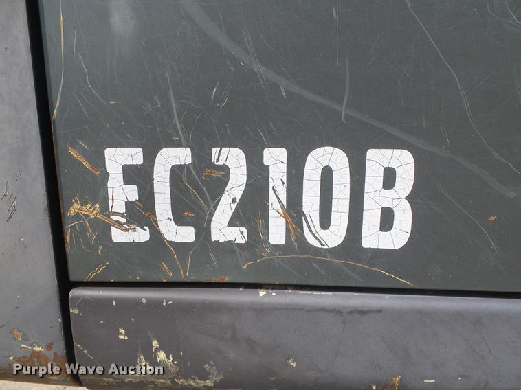 image for item DD5912 2002 Volvo EC210B excavator