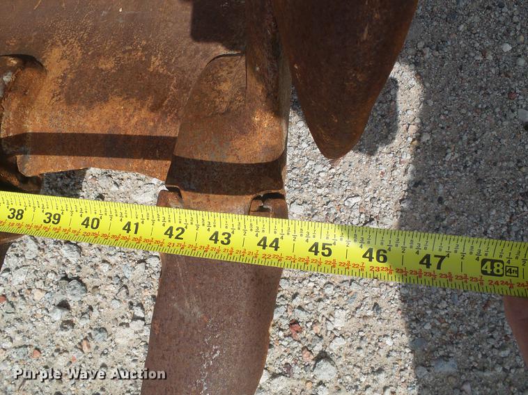 image for item DD5913 2003 Badger Volvo EC210B bucket