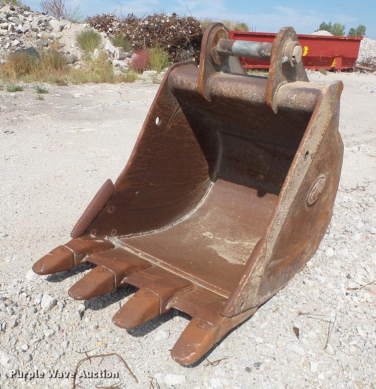 image for item DD5914 Geith 36"W bucket