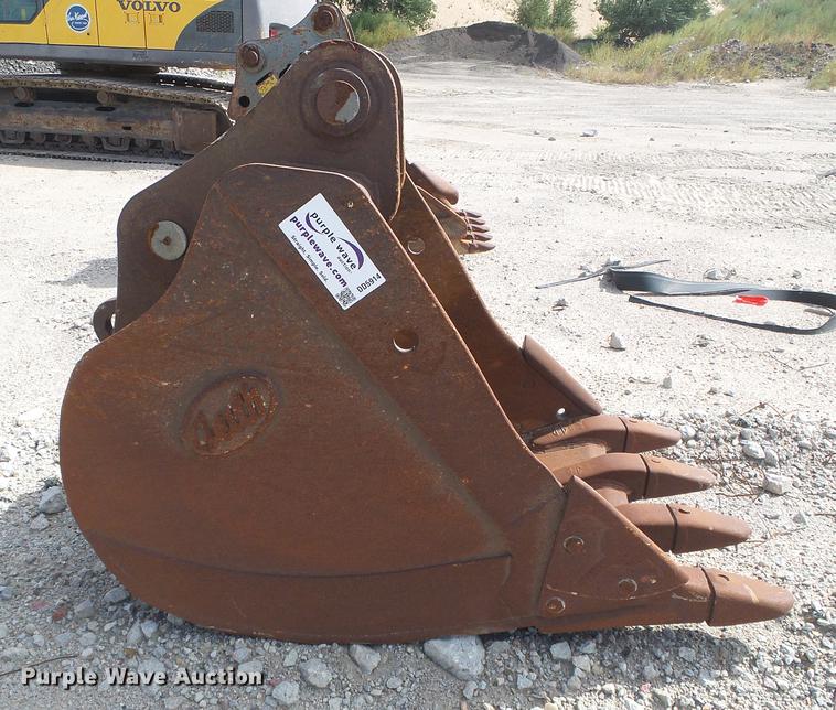 image for item DD5914 Geith 36"W bucket