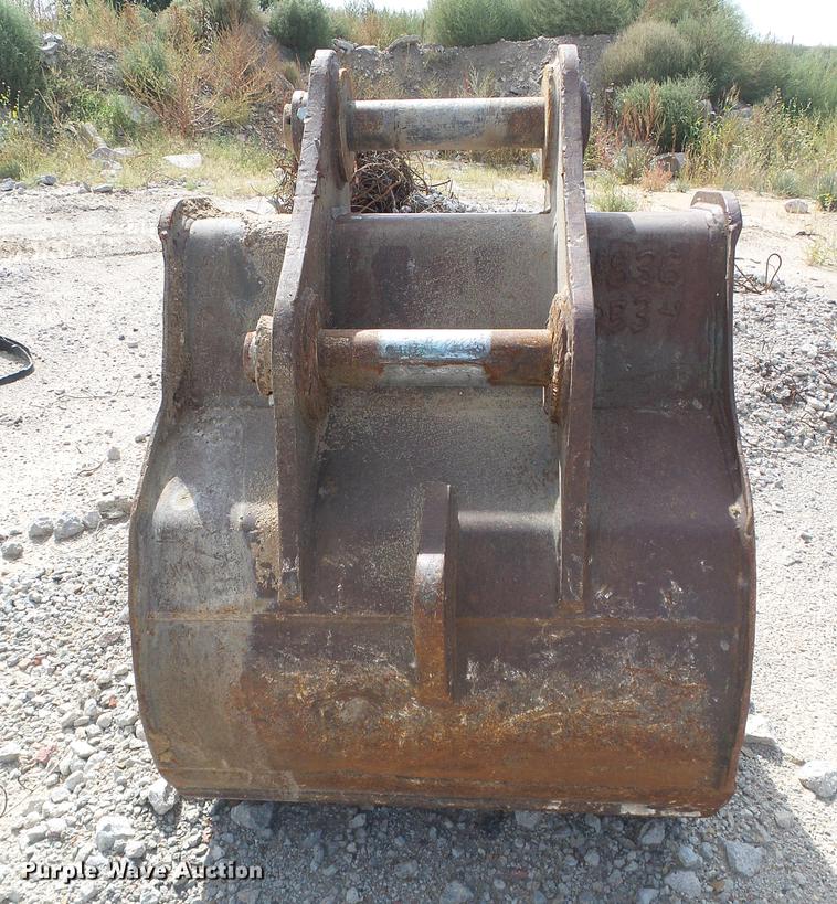 image for item DD5914 Geith 36"W bucket