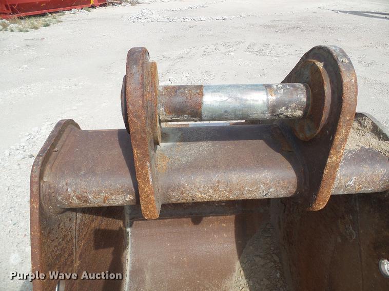 image for item DD5914 Geith 36"W bucket